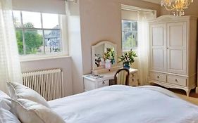 No 6 The Square Tearooms & Accommodation